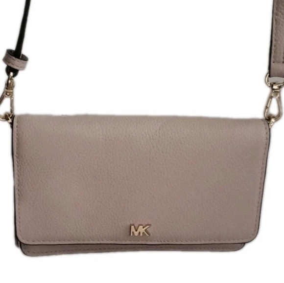 Michael Kors Crossbody Purse Blush Pink Pebbled Leather Gold MK Logo Rare Posh - Picture 2 of 10